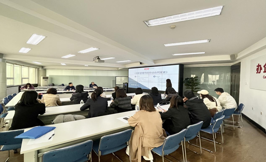 3 《在职治理中的劳动合同调换》主题培训现场_副本.png