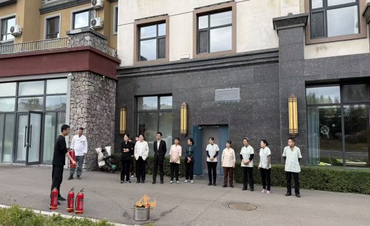 1.长白山ng电子游戏酒店组织发展消防安全培训_副本.jpg